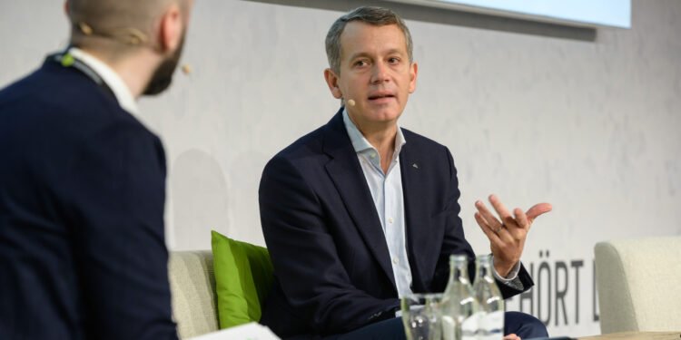Christoph Werner im Gesrpräch mit Outsider Jonathan Ederer auf dem Get. In. Kongress 2025 in Frankfurt am Main
